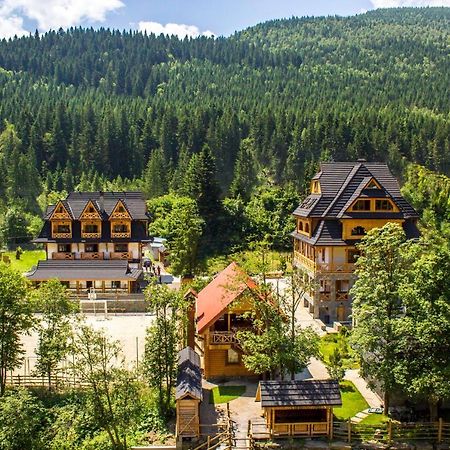 Tatariv Deluxe Hotel Екстериор снимка