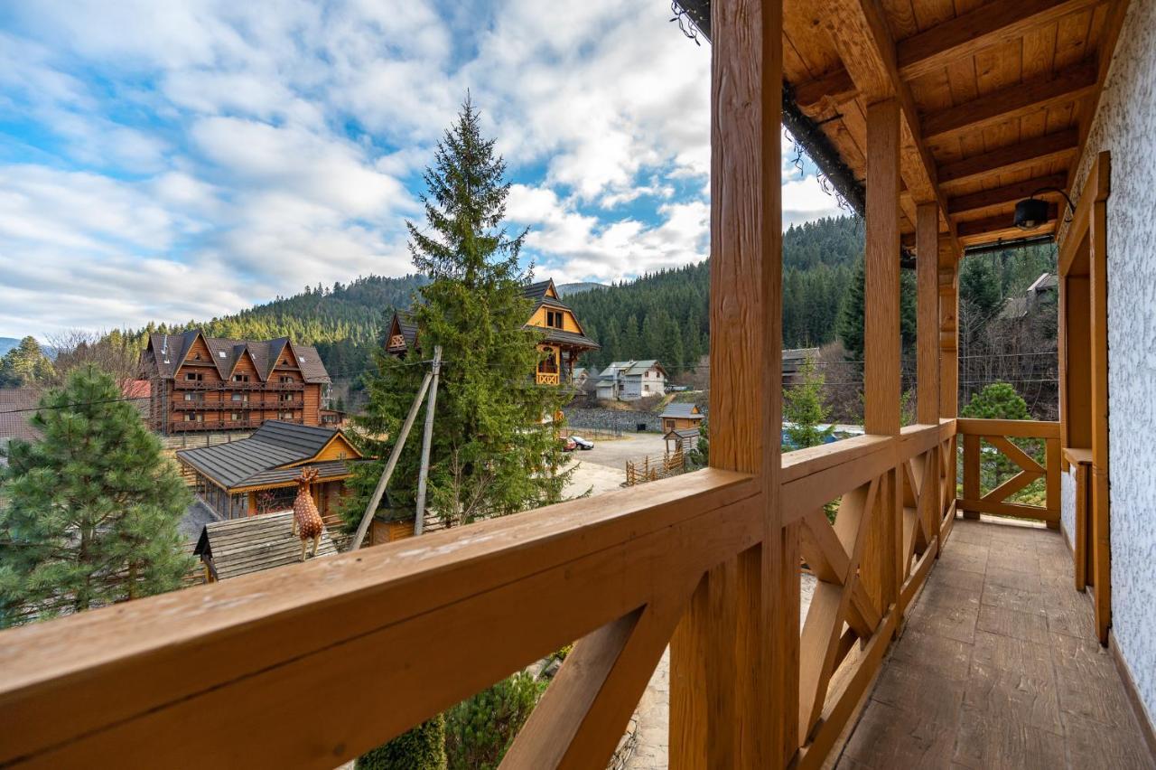 Tatariv Deluxe Hotel Екстериор снимка