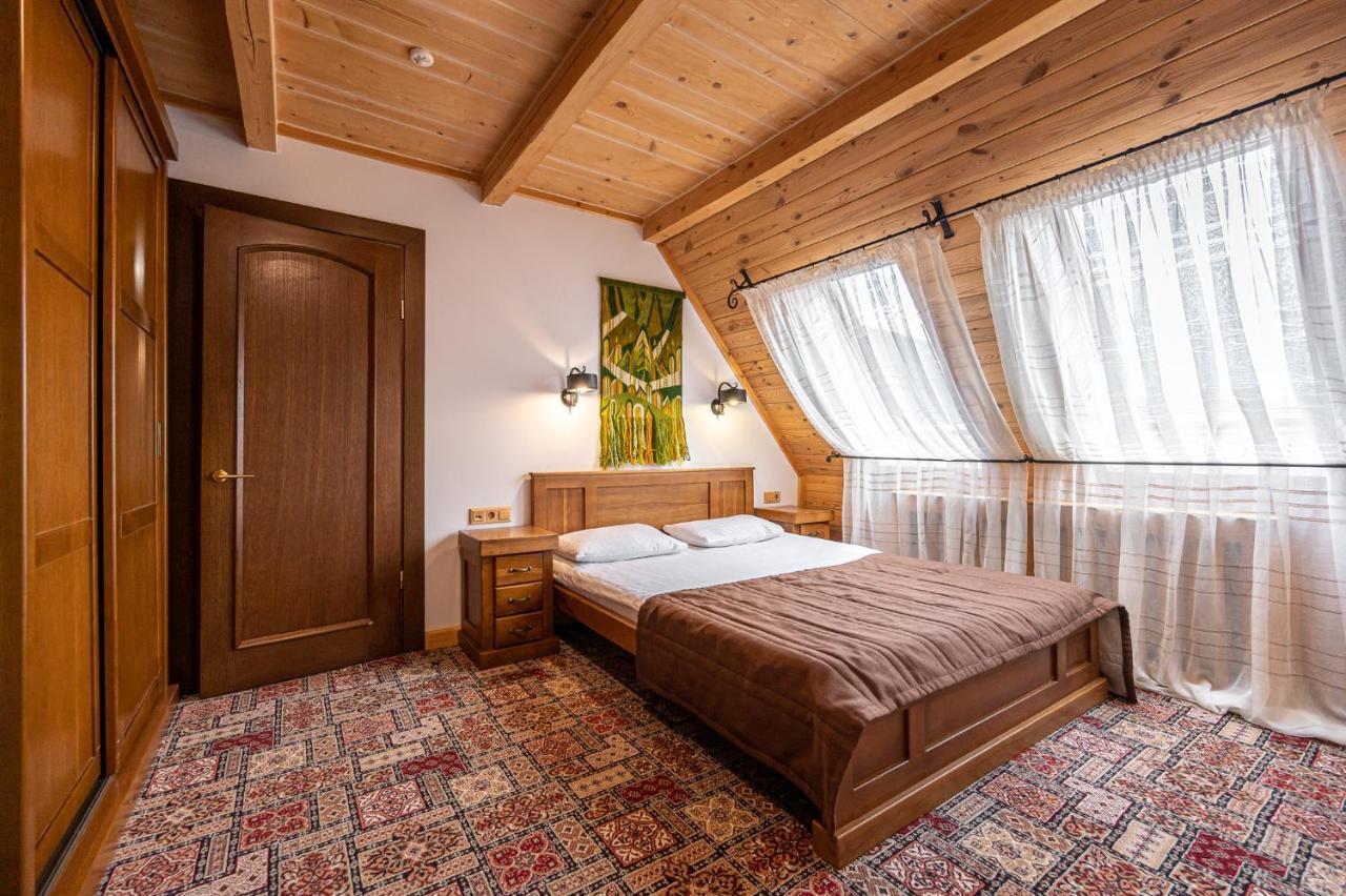 Tatariv Deluxe Hotel Екстериор снимка