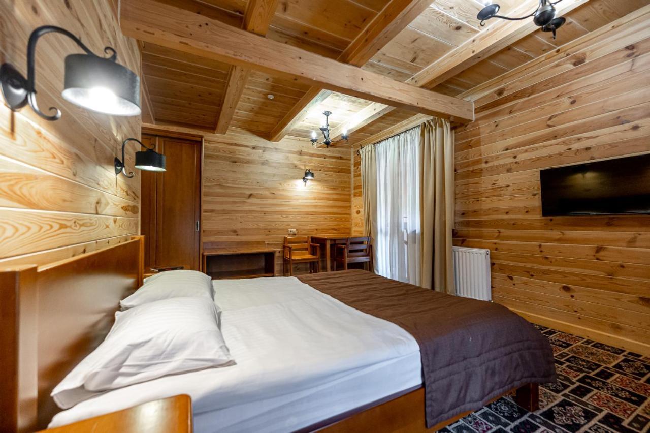 Tatariv Deluxe Hotel Екстериор снимка