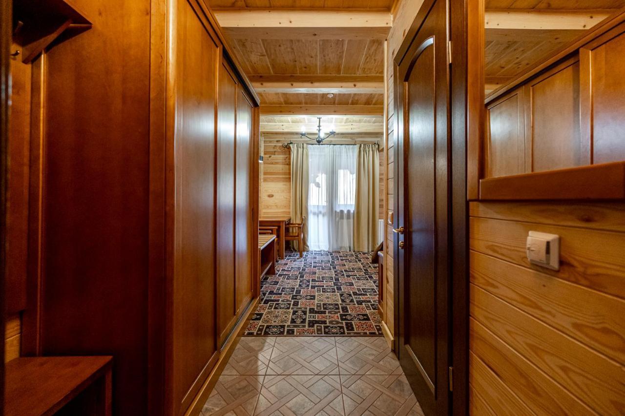 Tatariv Deluxe Hotel Екстериор снимка
