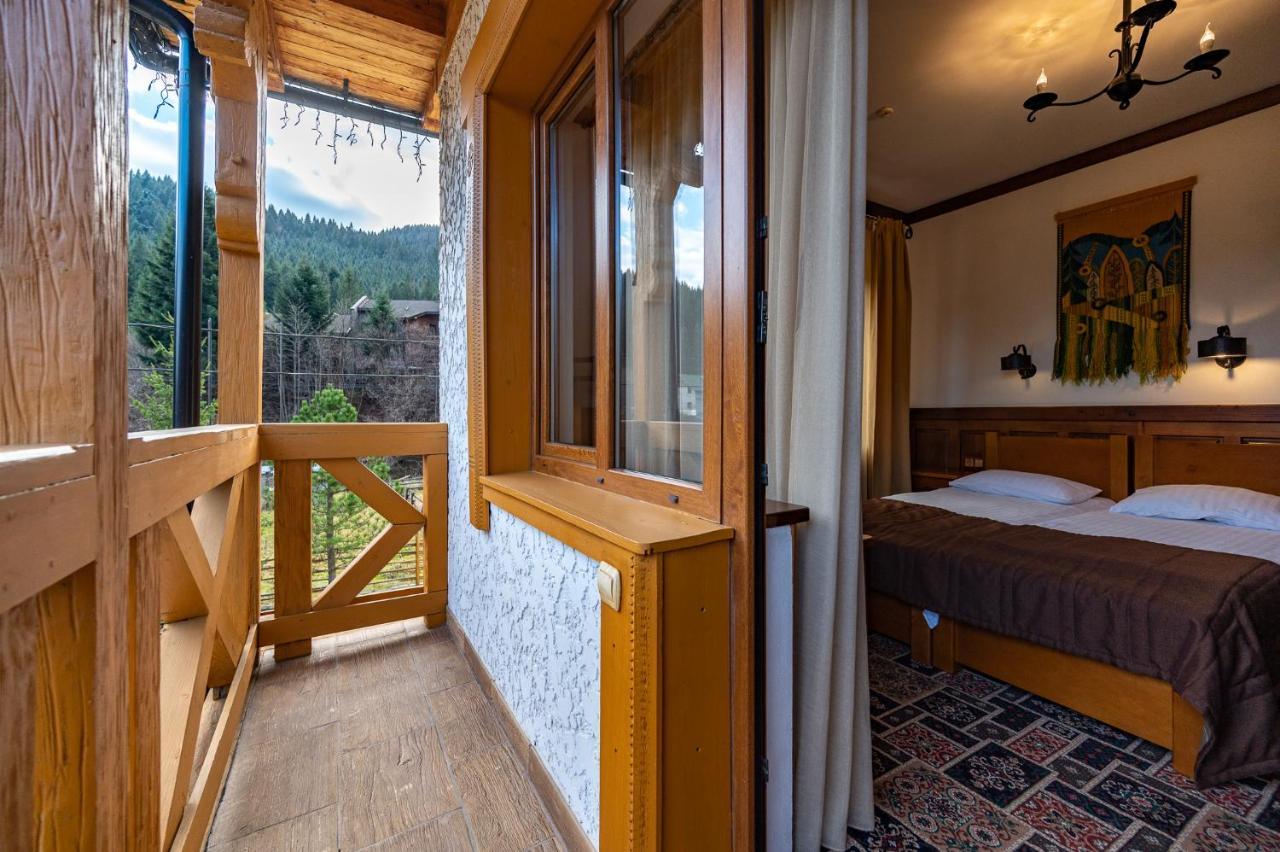 Tatariv Deluxe Hotel Екстериор снимка