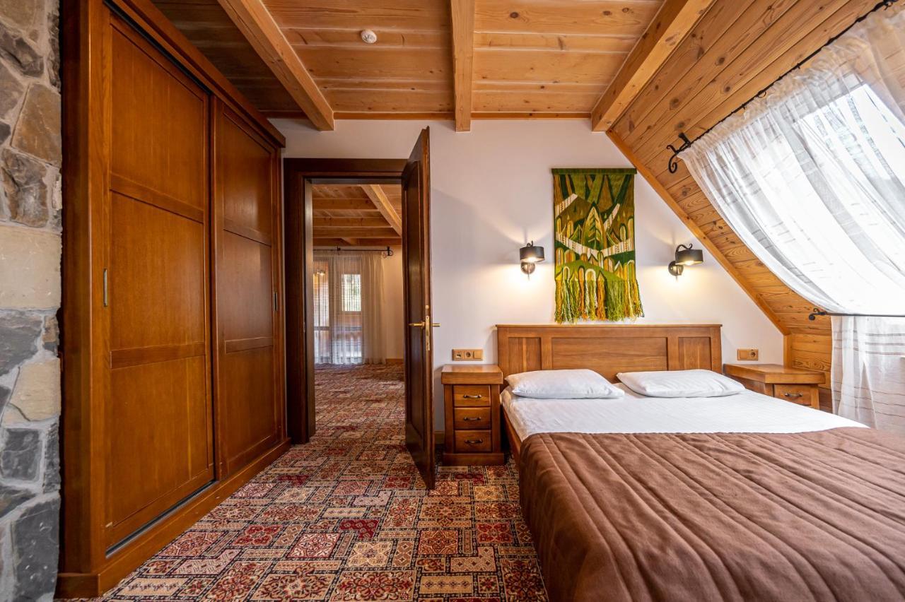 Tatariv Deluxe Hotel Екстериор снимка