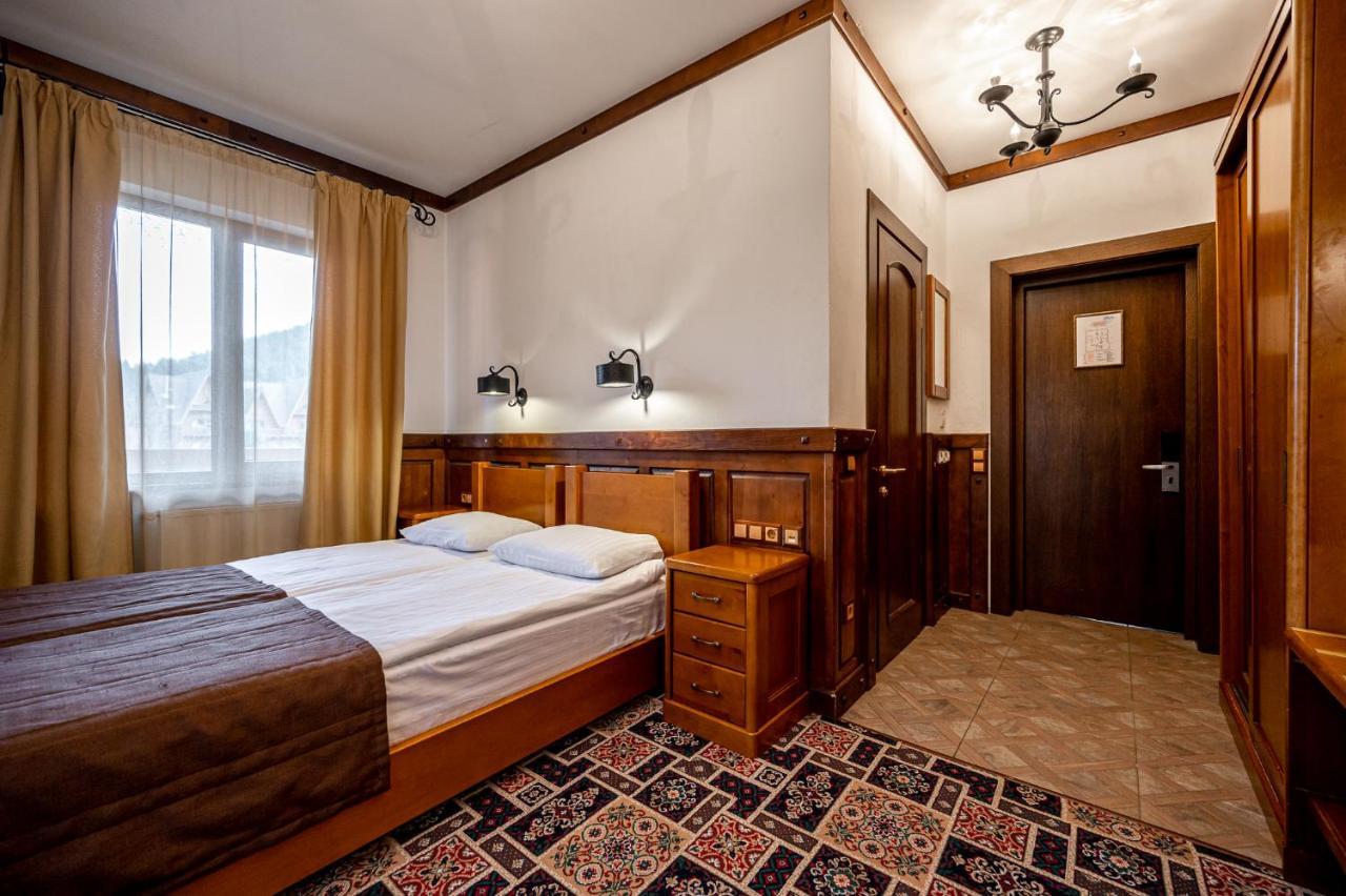 Tatariv Deluxe Hotel Екстериор снимка