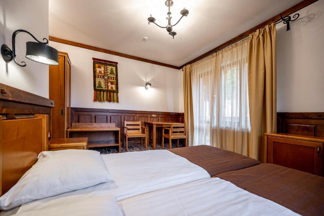 Tatariv Deluxe Hotel Екстериор снимка