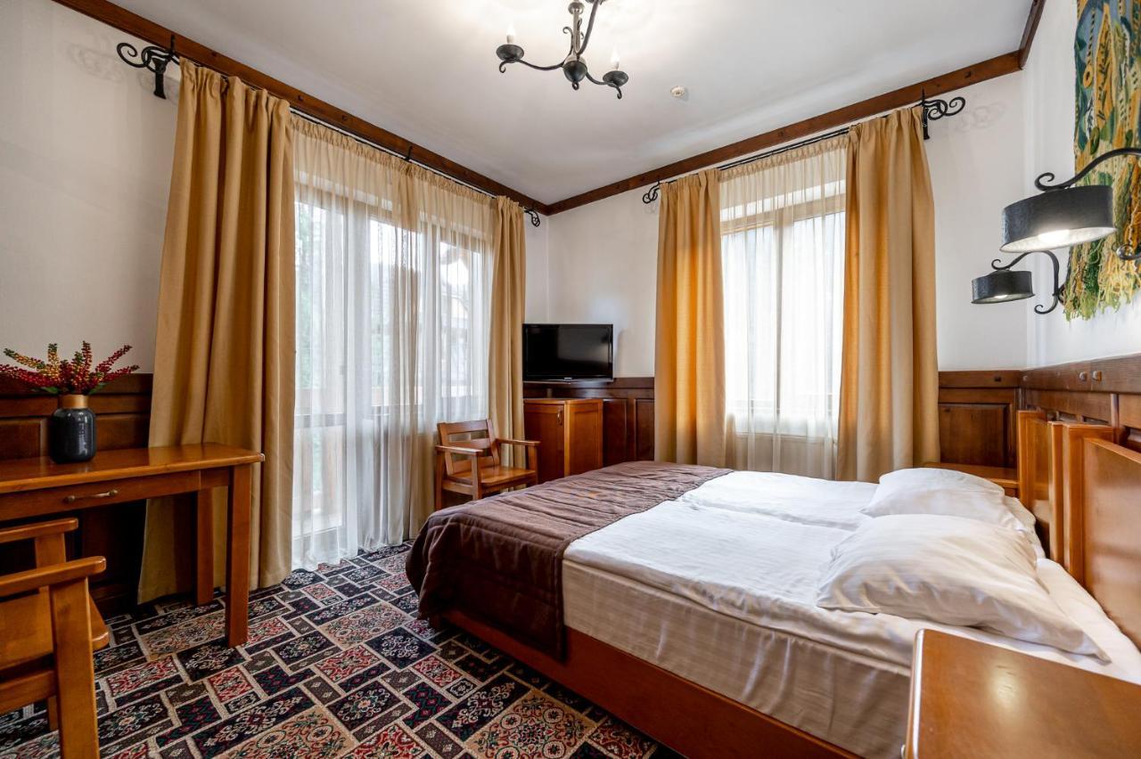 Tatariv Deluxe Hotel Екстериор снимка