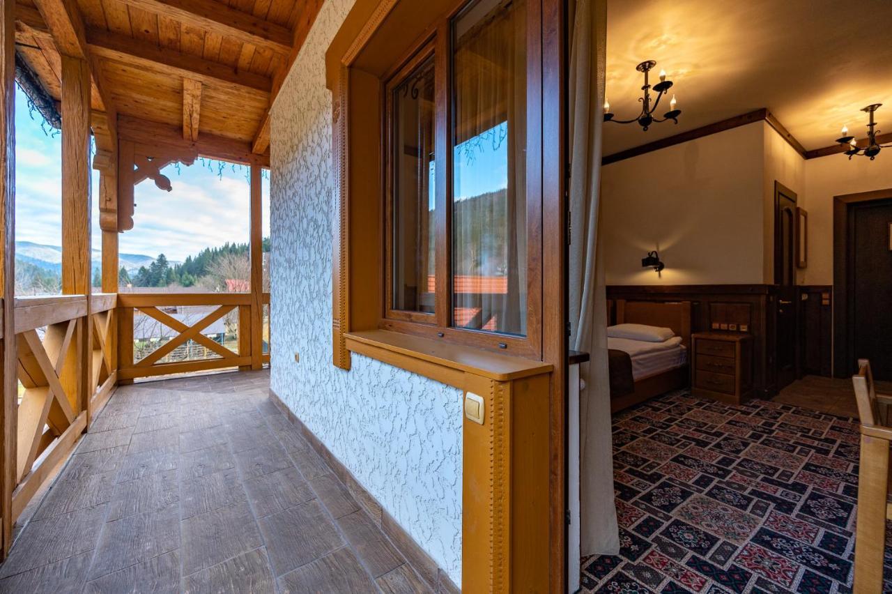 Tatariv Deluxe Hotel Екстериор снимка