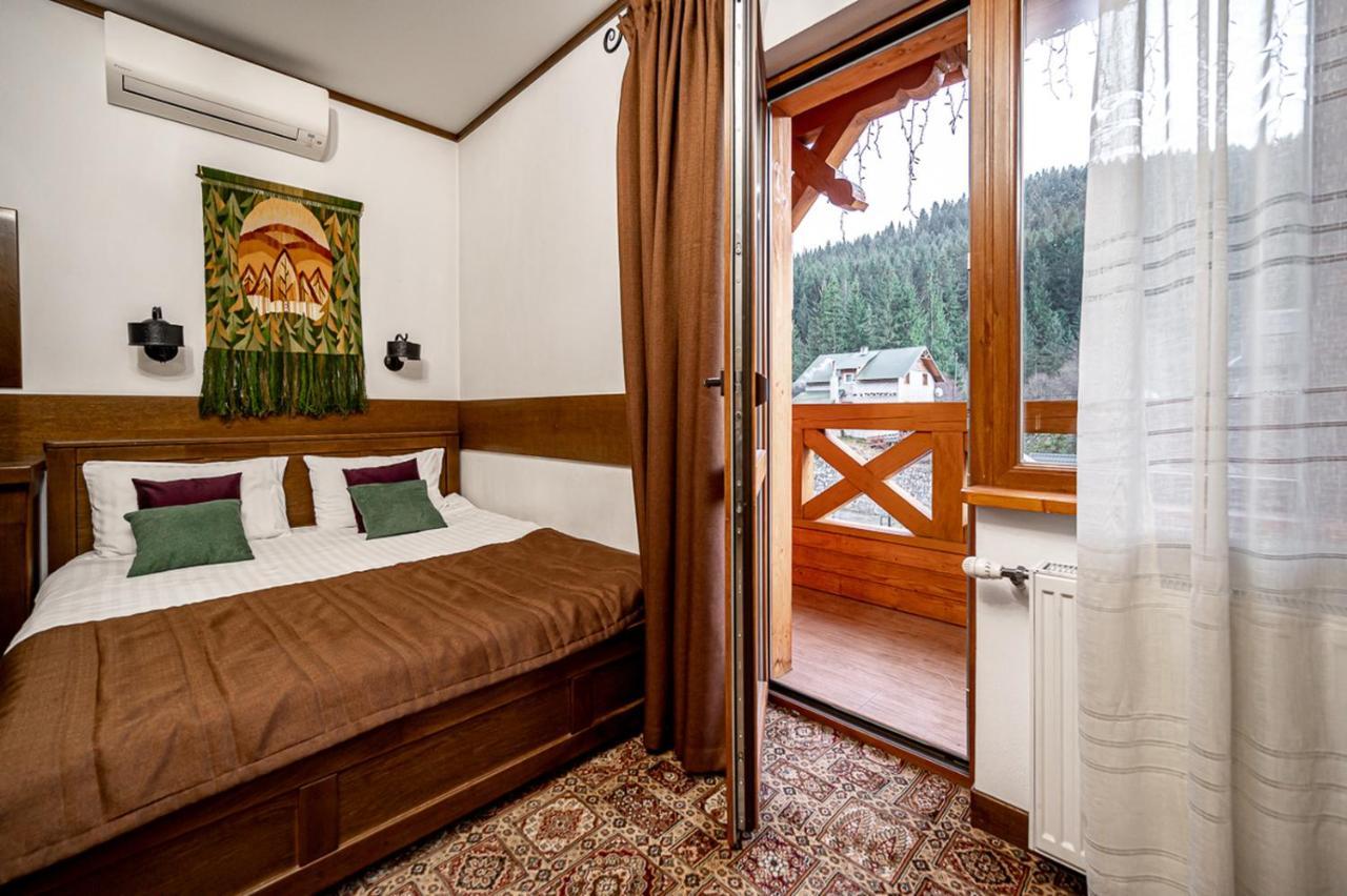 Tatariv Deluxe Hotel Екстериор снимка
