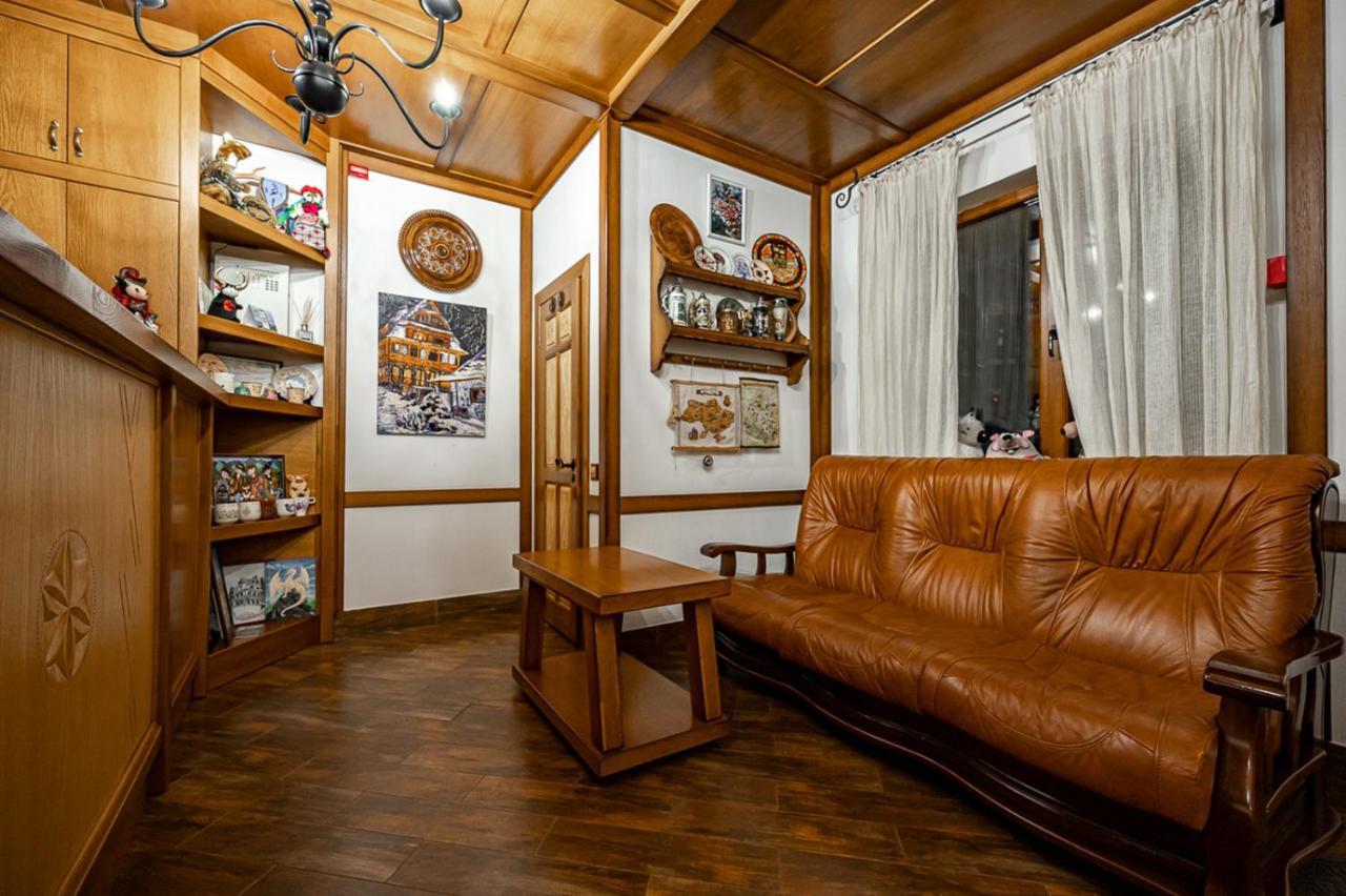 Tatariv Deluxe Hotel Екстериор снимка