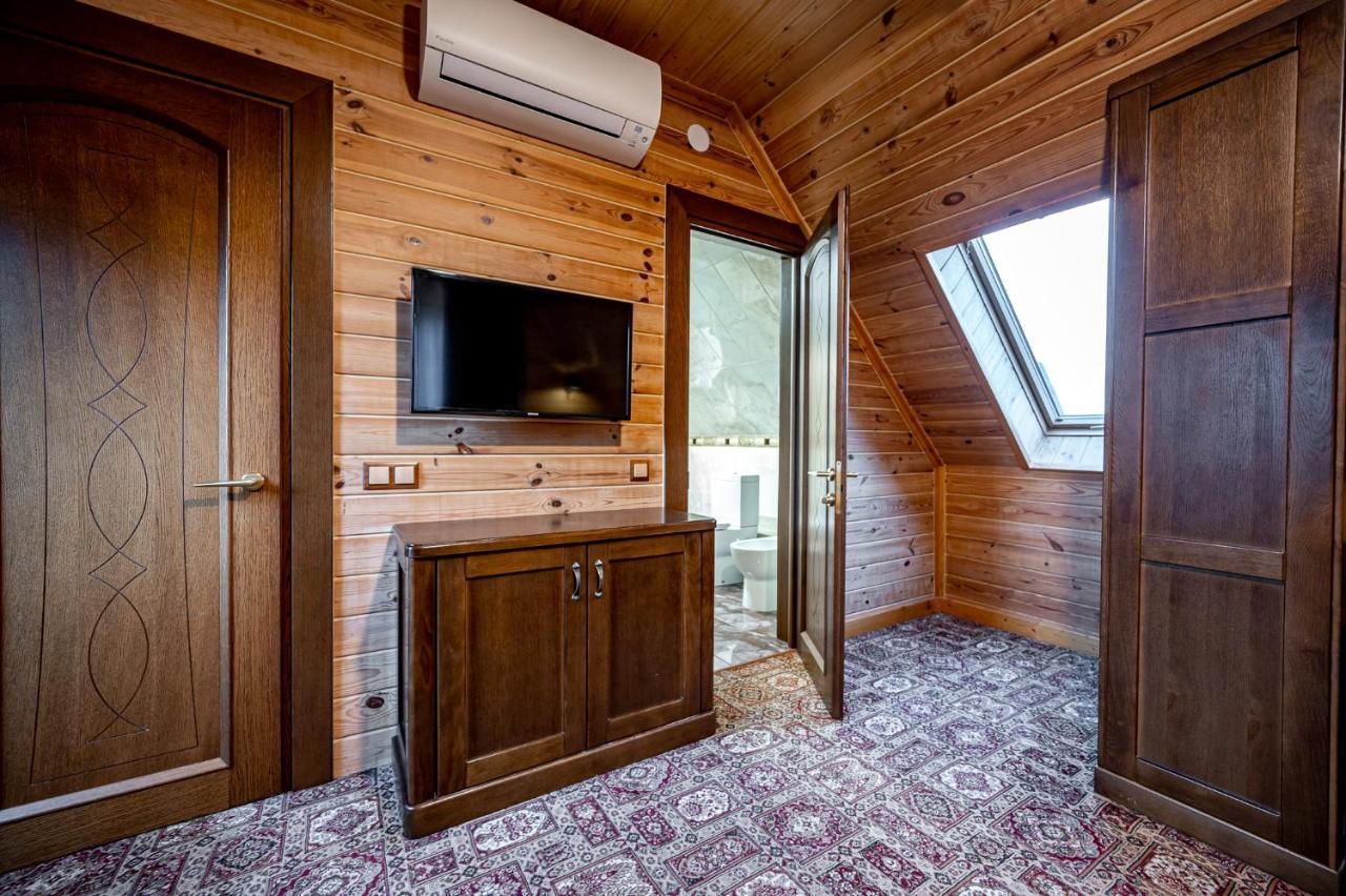 Tatariv Deluxe Hotel Екстериор снимка