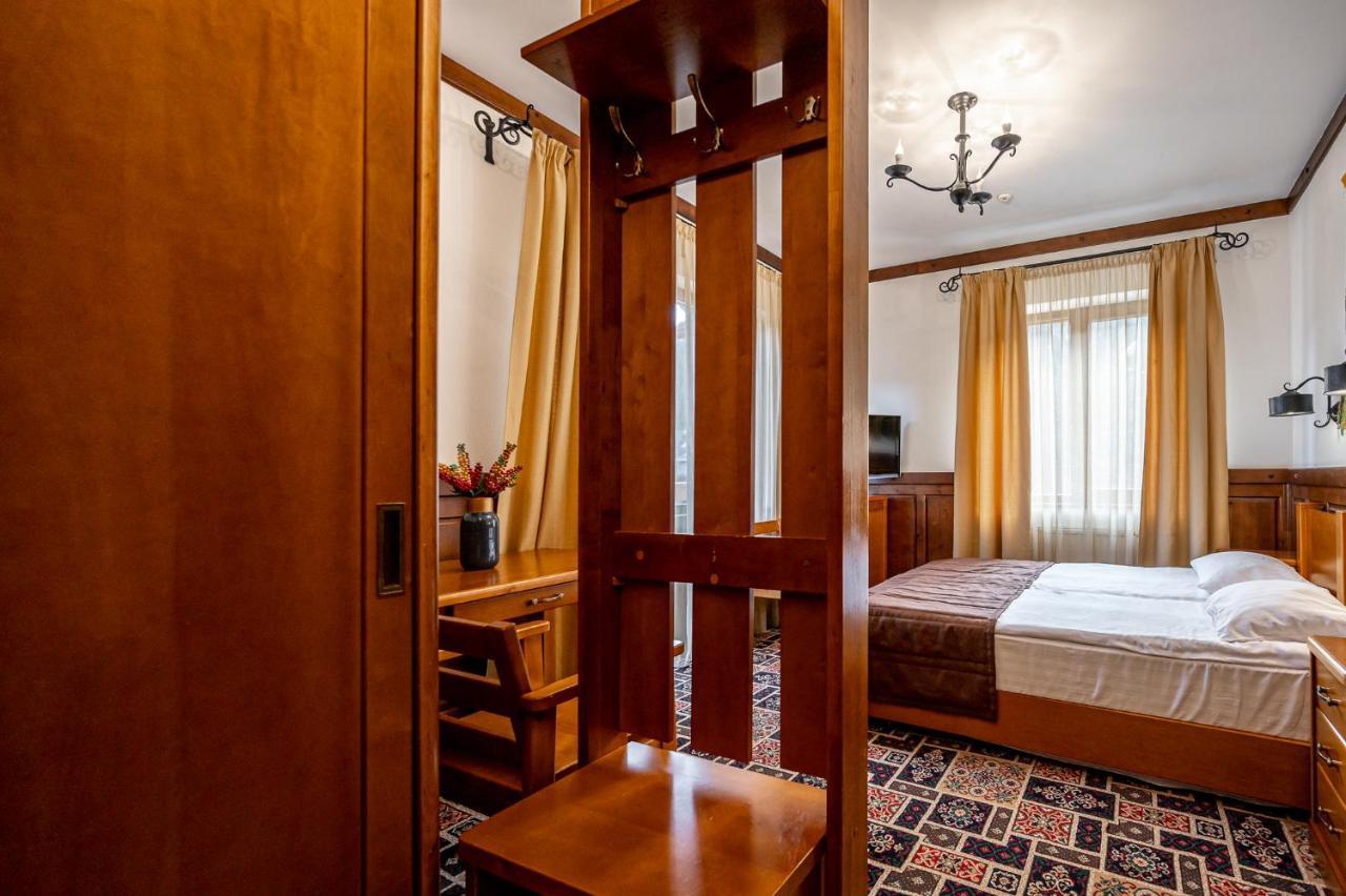 Tatariv Deluxe Hotel Екстериор снимка