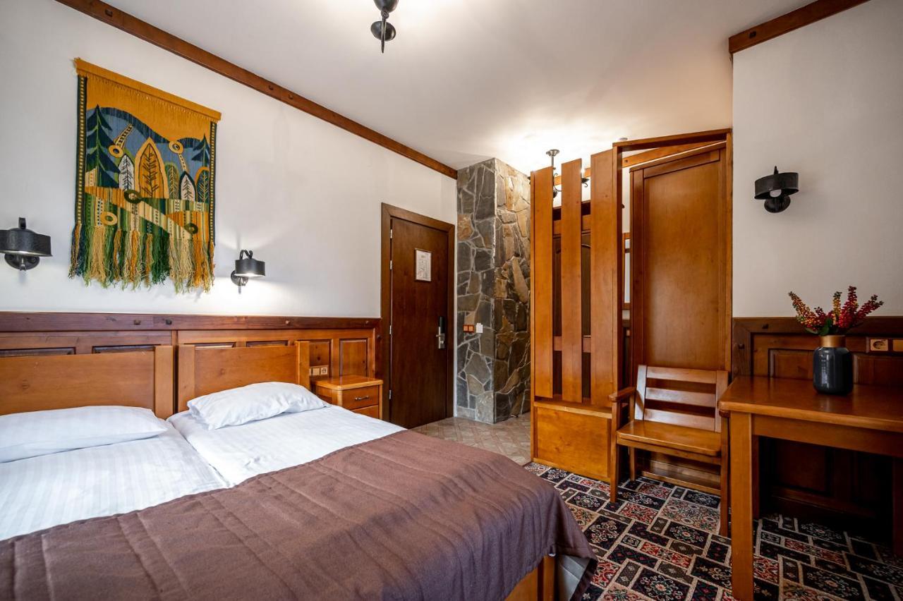Tatariv Deluxe Hotel Екстериор снимка
