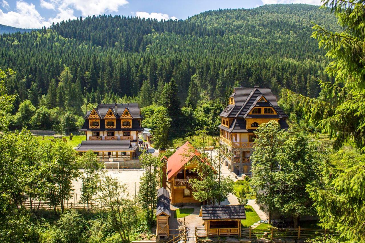 Tatariv Deluxe Hotel Екстериор снимка
