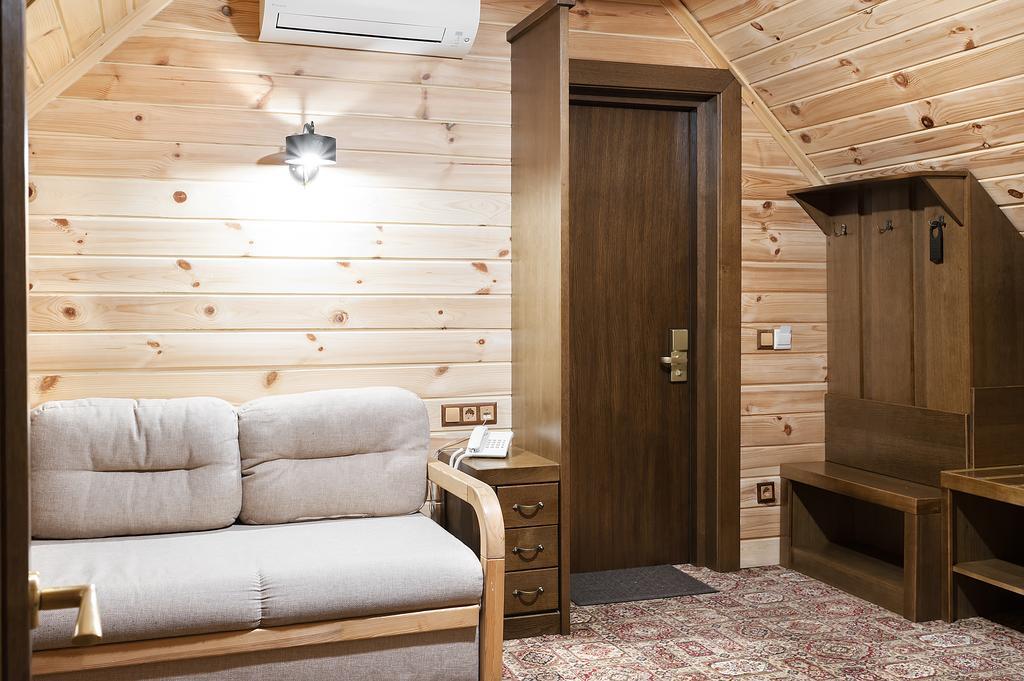 Tatariv Deluxe Hotel Екстериор снимка