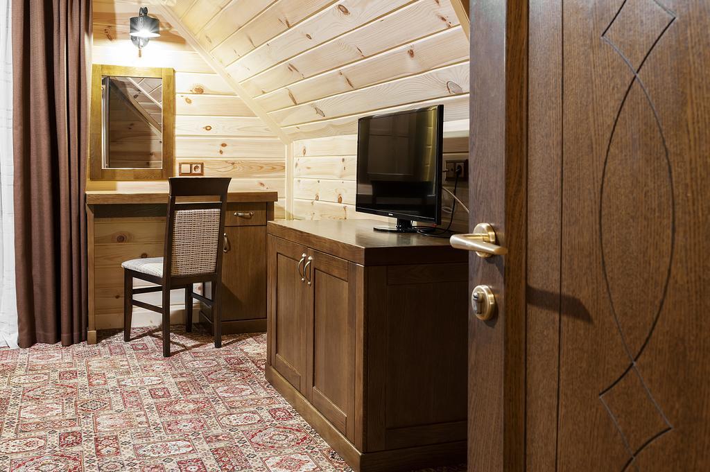 Tatariv Deluxe Hotel Екстериор снимка